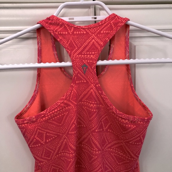 SIZE 6 - Ivivva by Lululemon girl’s tank top - Picture 5 of 7